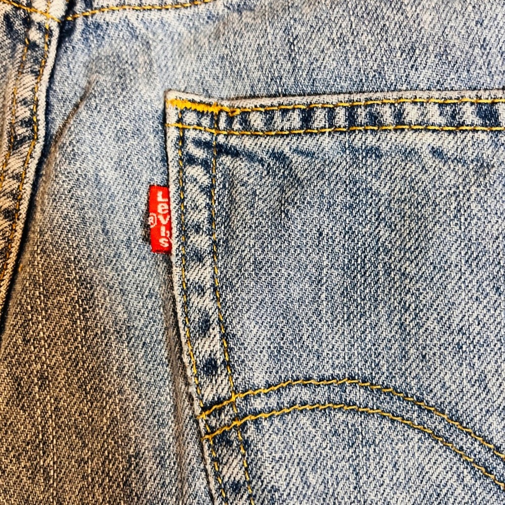 Vintage Levis 505 Mens Regular Fit Denim Shorts Light Wash Blue Jean Size 36 - Picture 7 of 9